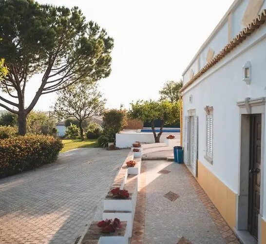 Casa Palmeiras - Com Piscina, Bbq E Ar Condicionado