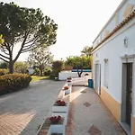 Casa Palmeiras - Com Piscina, Bbq E Ar Condicionado