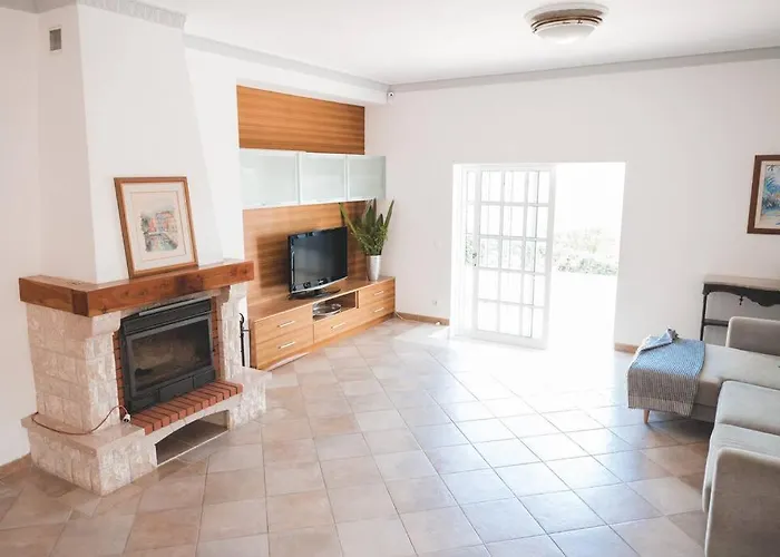 Casa Palmeiras - Com Piscina, Bbq E Ar Condicionado Villa